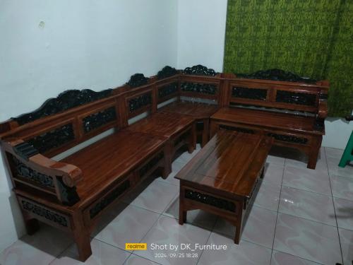 Kursi Jati Sudut